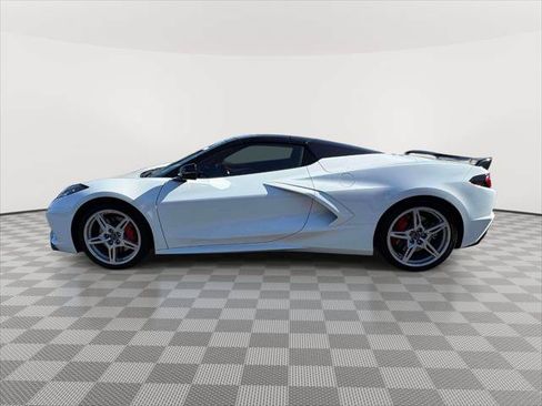 Used 2021 Chevrolet Corvette Stingray Premium Conv w/ Z51 Performance Package RWD image 4