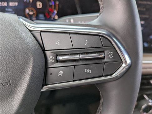 Used 2025 Chevrolet Suburban High Country image 9