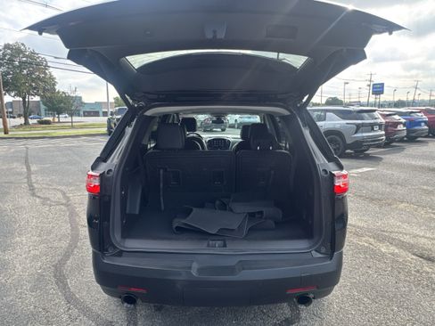 Used 2021 Chevrolet Traverse LT w/ LT Premium Package image 27