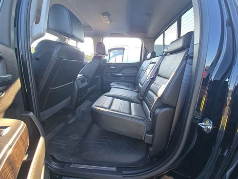 Used 2016 GMC Sierra 2500 Denali w/ Suspension Package, Off-Road AWD/4WD image 7