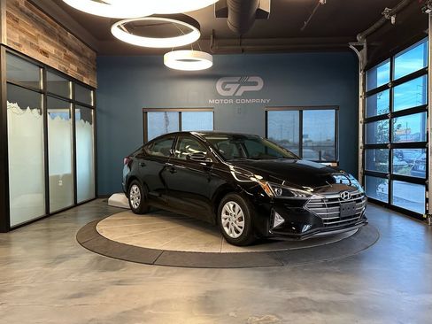 Used 2020 Hyundai Elantra SE FWD image 1