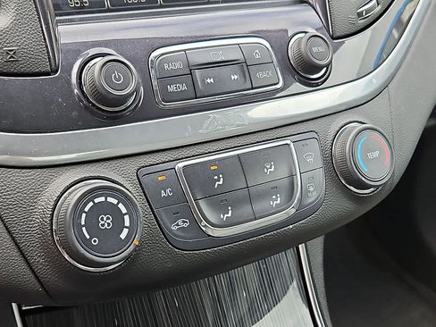 Used 2019 Chevrolet Impala LS FWD image 23