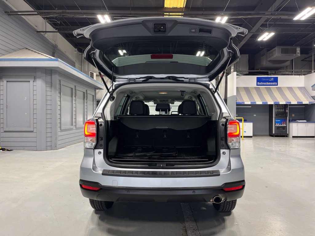 Used 2018 Subaru Forester 2.5i Touring w/ Popular Package #2 AWD/4WD image 9