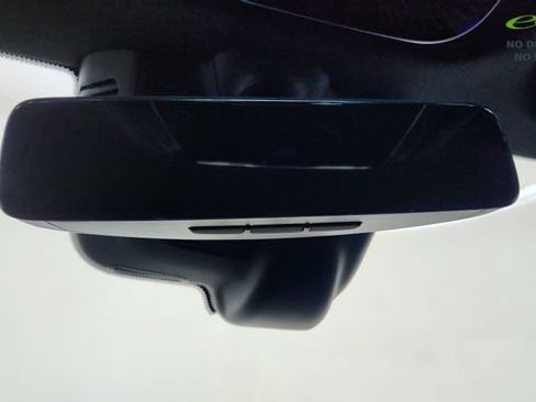 Used 2025 Mercedes-Benz GLC 300 4MATIC image 54