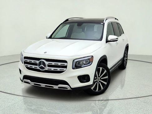 Used 2023 Mercedes-Benz GLB 250 image 2