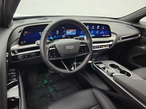Used 2025 Cadillac Lyriq Luxury AWD/4WD image 14
