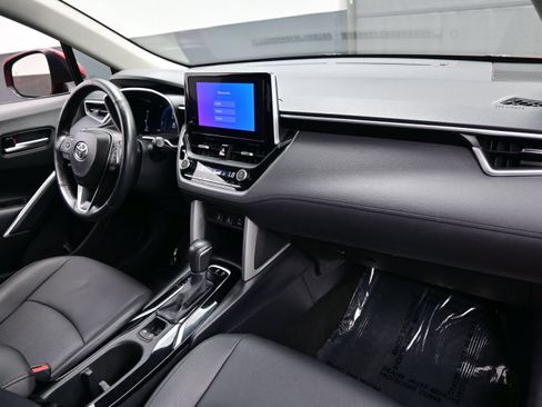 Used 2023 Toyota Corolla Cross XLE AWD/4WD image 15