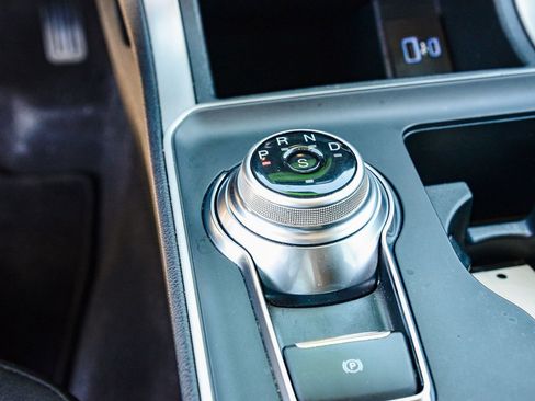 Used 2023 Ford Edge SE w/ Black Appearance Package image 23