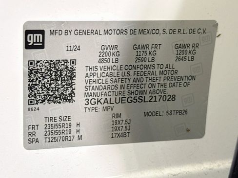 Used 2025 GMC Terrain Elevation w/ Black Edition AWD/4WD image 30