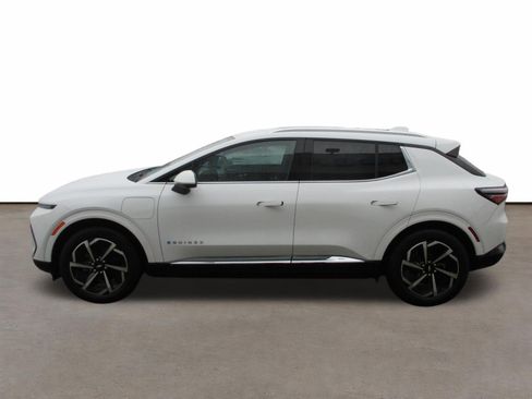 Used 2025 Chevrolet Equinox EV LT w/ Convenience Package image 6