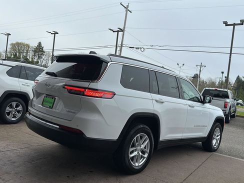 Used 2024 Jeep Grand Cherokee L Laredo AWD/4WD image 7