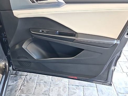 New 2026 Volkswagen Taos SE image 10