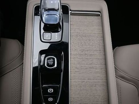 New 2026 Volvo XC90 B6 Plus w/ Protection Package Premier AWD/4WD image 11