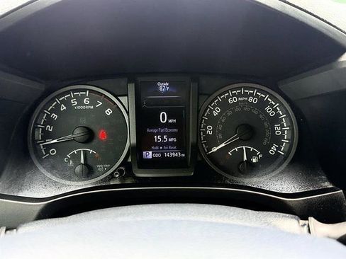 Used 2019 Toyota Tacoma TRD Off-Road AWD/4WD image 34