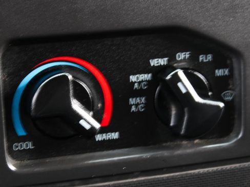 Used 2014 Ford E-350 and Econoline 350 Super Duty w/ Power Windows & Locks Group image 27