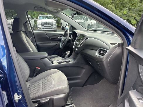 Used 2022 Chevrolet Equinox LT AWD/4WD image 12