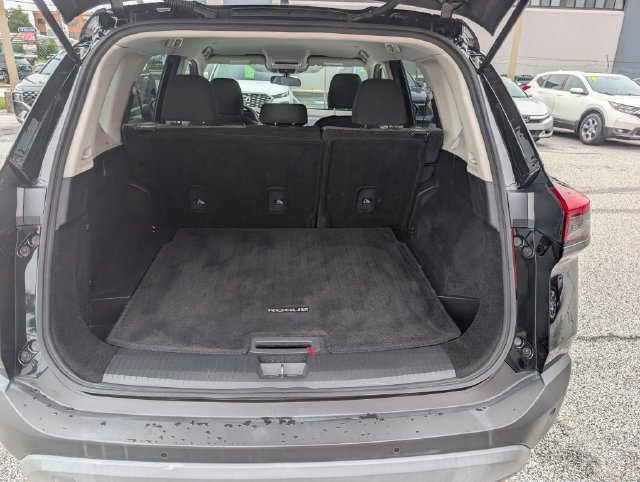 Used 2022 Nissan Rogue S FWD image 12