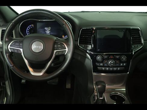 Used 2019 Jeep Grand Cherokee Altitude image 17