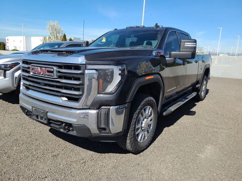 Used 2024 GMC Sierra 3500 SLE w/ SLE Value Package image 1