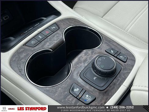Used 2023 GMC Acadia Denali w/ Denali Ultimate Package AWD/4WD image 34