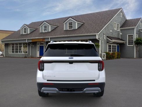 Used 2025 Ford Explorer Platinum RWD image 5