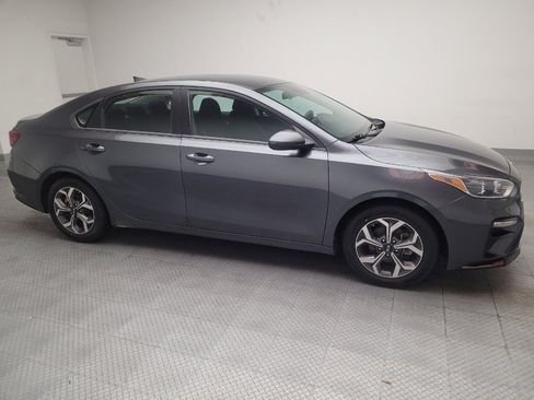 Used 2020 Kia Forte LXS FWD image 11