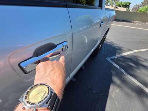 Used 2020 Nissan Titan SV w/ SV Convenience Package image 23