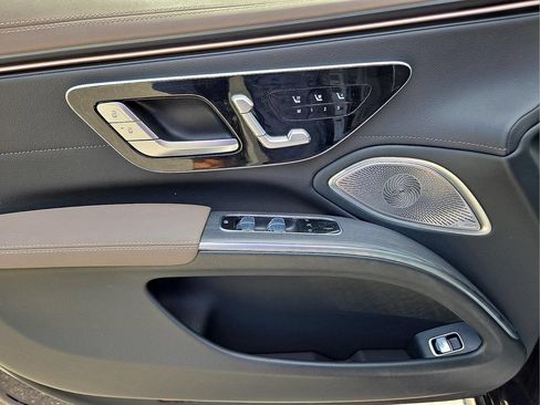 Used 2022 Mercedes-Benz EQS 580 4MATIC Sedan image 12