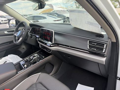 New 2026 Volkswagen Atlas Peak Edition AWD/4WD image 25