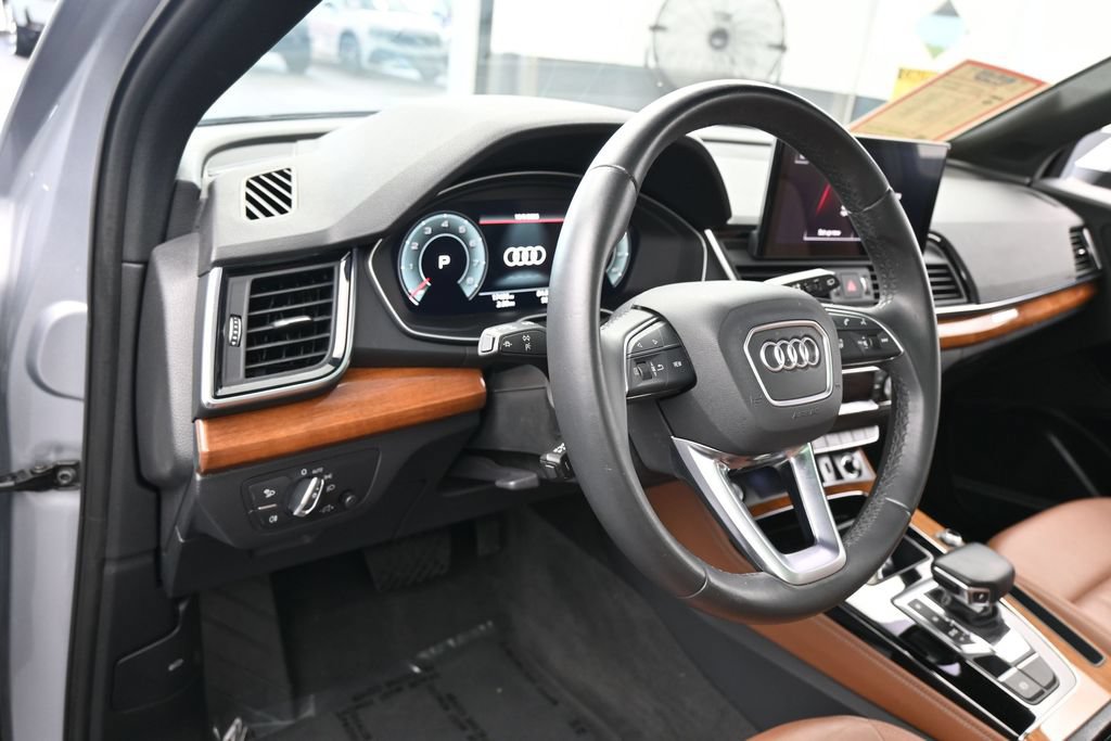 Used 2022 Audi Q5 2.0T Premium Plus w/ Premium Plus Package AWD/4WD image 15