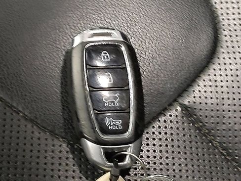 Used 2019 Hyundai Santa Fe Limited w/ Cargo Package image 32