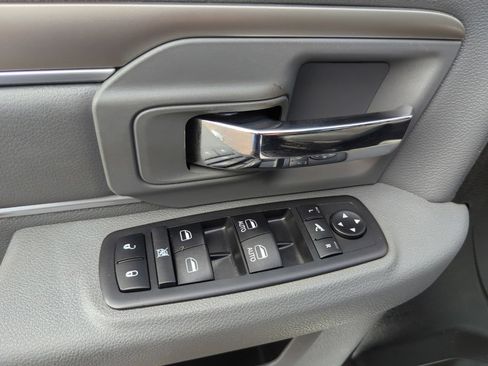 Used 2019 RAM 1500 Big Horn AWD/4WD image 35