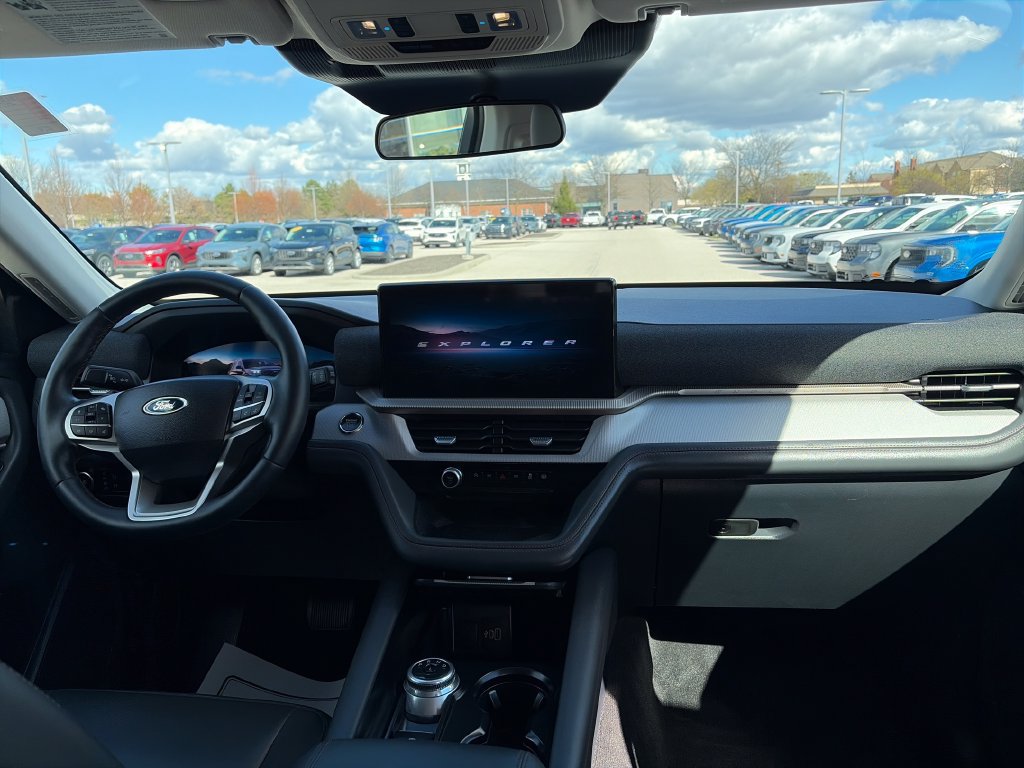 Used 2025 Ford Explorer Active w/ Active Comfort Package AWD/4WD image 36