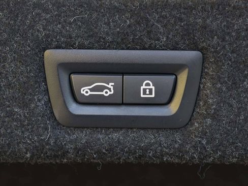 Used 2019 BMW 530e image 30