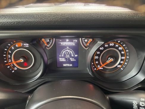 Used 2024 Jeep Wrangler Unlimited Sport AWD/4WD image 15