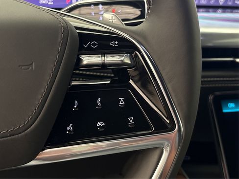 New 2025 Cadillac Escalade ESV Sport Platinum image 31