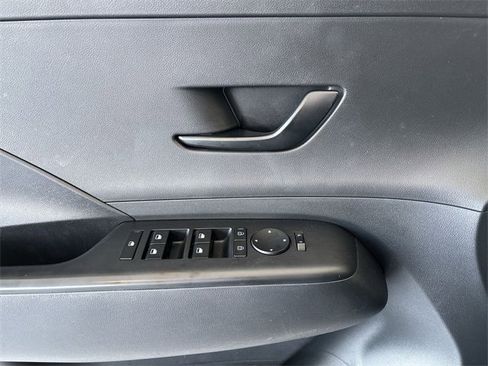 Used 2024 Hyundai Kona SE image 21