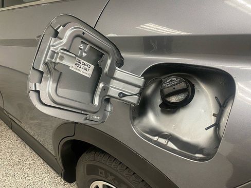 Used 2020 Mitsubishi Eclipse Cross ES image 13