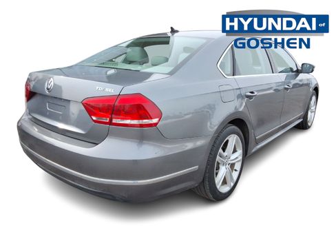 Used 2013 Volkswagen Passat TDI SEL Premium image 9