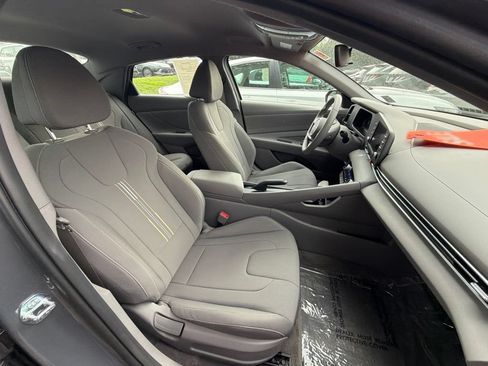Certified 2026 Hyundai Elantra Sport FWD image 9