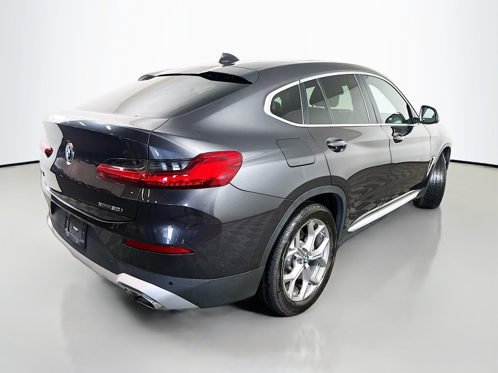 Used 2022 BMW X4 xDrive30i w/ Premium Package 2 AWD/4WD image 7