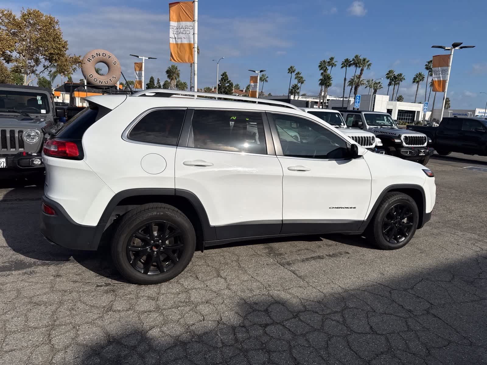 Used 2018 Jeep Cherokee Latitude FWD image 8