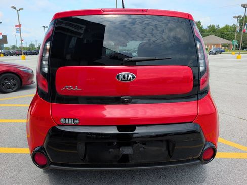 Used 2016 Kia Soul + FWD image 6