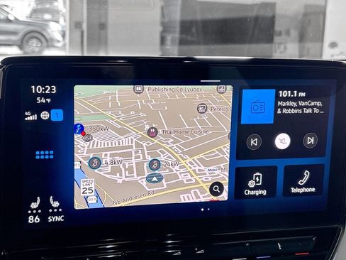 Certified 2024 Volkswagen ID.4 Standard image 16