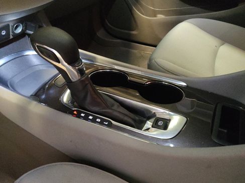 Used 2022 Chevrolet Malibu LT FWD image 26