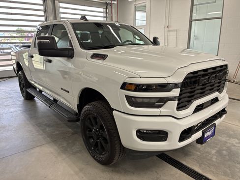Used 2025 RAM 2500 Big Horn AWD/4WD image 4