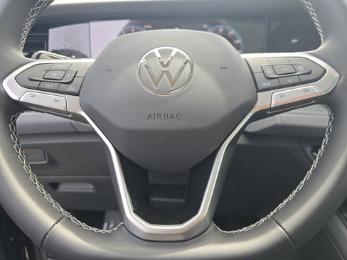 New 2026 Volkswagen Tiguan SE FWD image 22