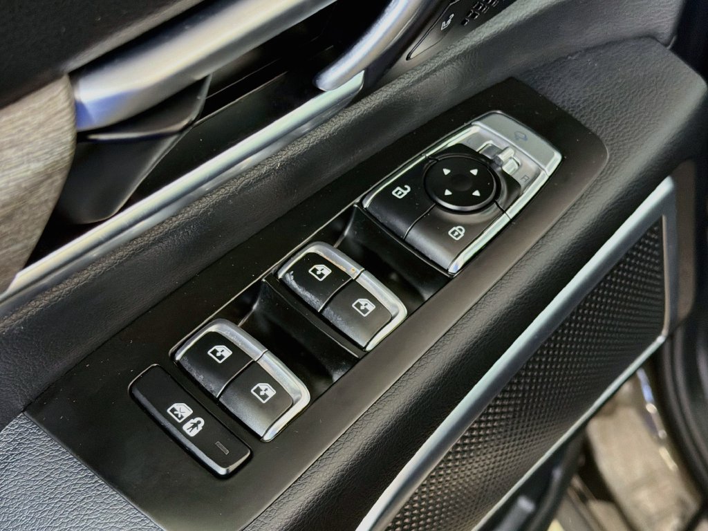 Used 2022 Kia Telluride SX w/ Nightfall Edition Package AWD/4WD image 19