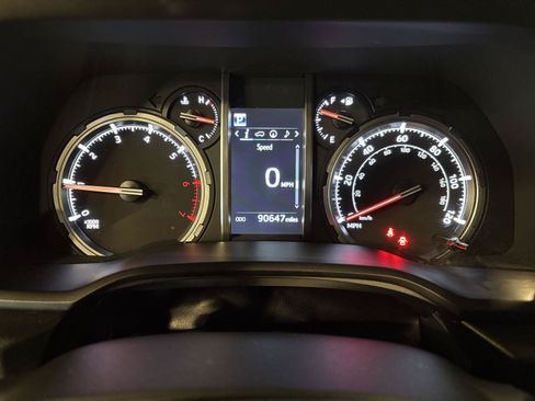 Used 2021 Toyota 4Runner TRD Off-Road Premium AWD/4WD image 16
