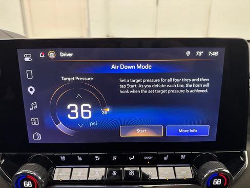 Used 2025 Chevrolet Colorado ZR2 AWD/4WD image 32